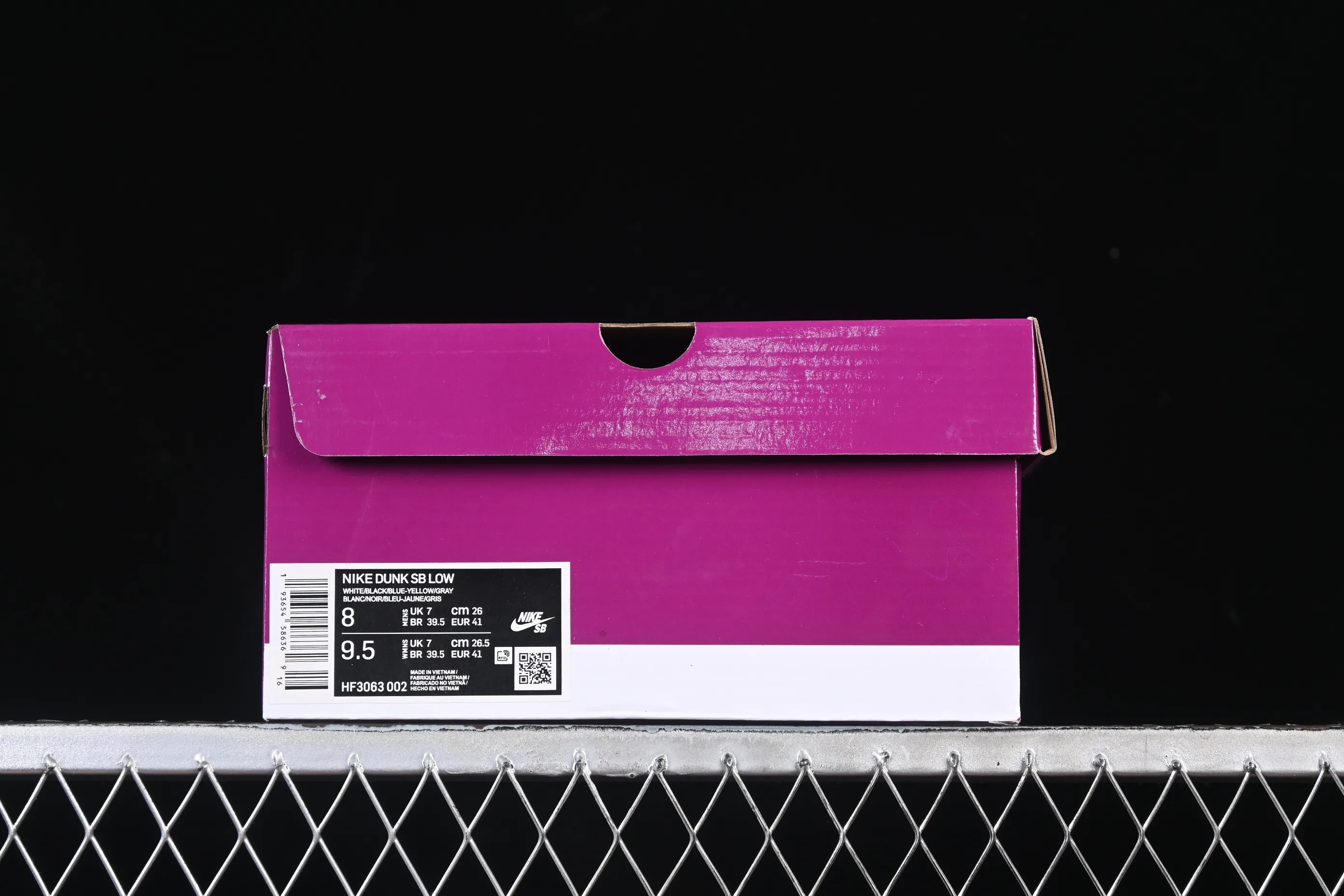 All Categories Nk SB Dunk Series Nk SB Dunk Low Low-top sneakers Nike SB Dunk Low Black and gray raw rubber SB low-top casual sneakers HF3063-002